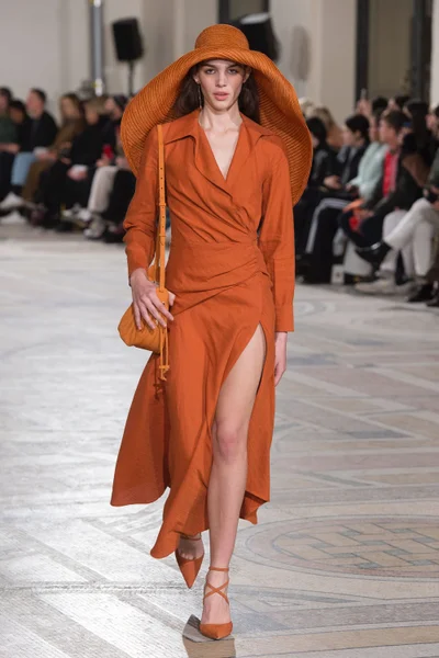 Look 28